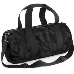 BG173 - Camo Barrel Bag -Style au Travail aHR0cDovL21lZGlhMi5kZXNpZ25wYXJ0bmVyLmZyL2MvcC82NjU3LzY2NTctMTc5OTEtMS5qcGc