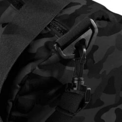 BG173 - Camo Barrel Bag -Style au Travail aHR0cDovL21lZGlhMi5kZXNpZ25wYXJ0bmVyLmZyL2MvcC82NjU3LzY2NTctMTc5OTEtMTAuanBn
