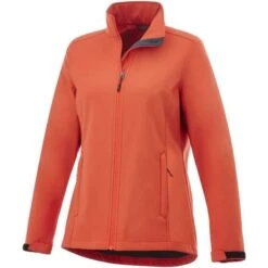 Elevate 38320 - Veste Softshell Femme Maxson -Style au Travail aHR0cDovL21lZGlhMi5kZXNpZ25wYXJ0bmVyLmZyL2MvcC8xMTQ4MC8xMTQ4MC0xMTc1Ny0xLmpwZw