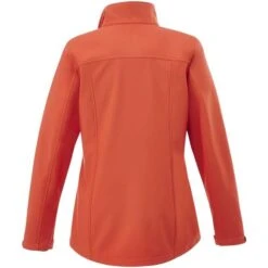 Elevate 38320 - Veste Softshell Femme Maxson -Style au Travail aHR0cDovL21lZGlhMi5kZXNpZ25wYXJ0bmVyLmZyL2MvcC8xMTQ4MC8xMTQ4MC0xMTc1Ny0yLmpwZw